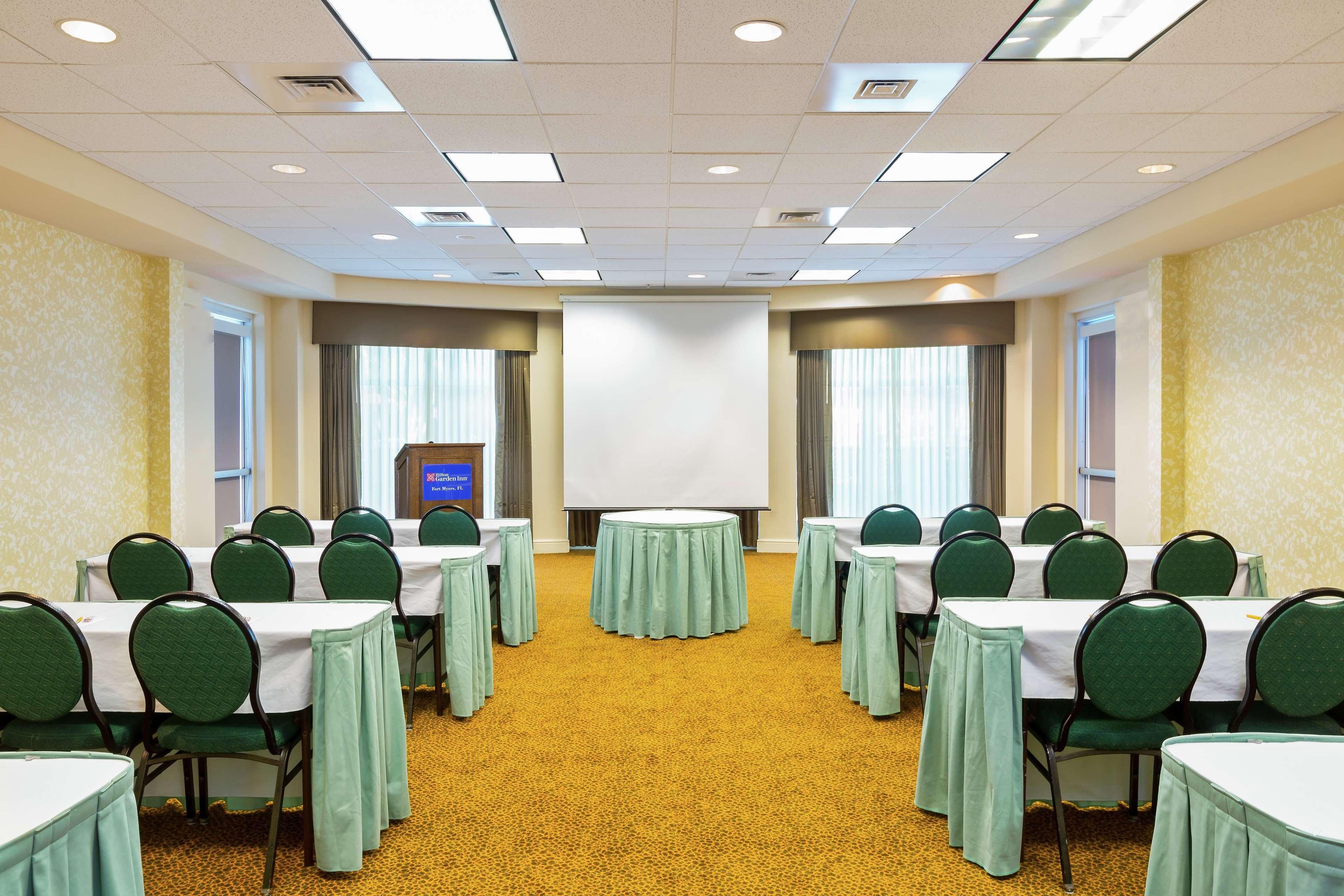 Hilton Garden Inn Fort Myers Zewnętrze zdjęcie