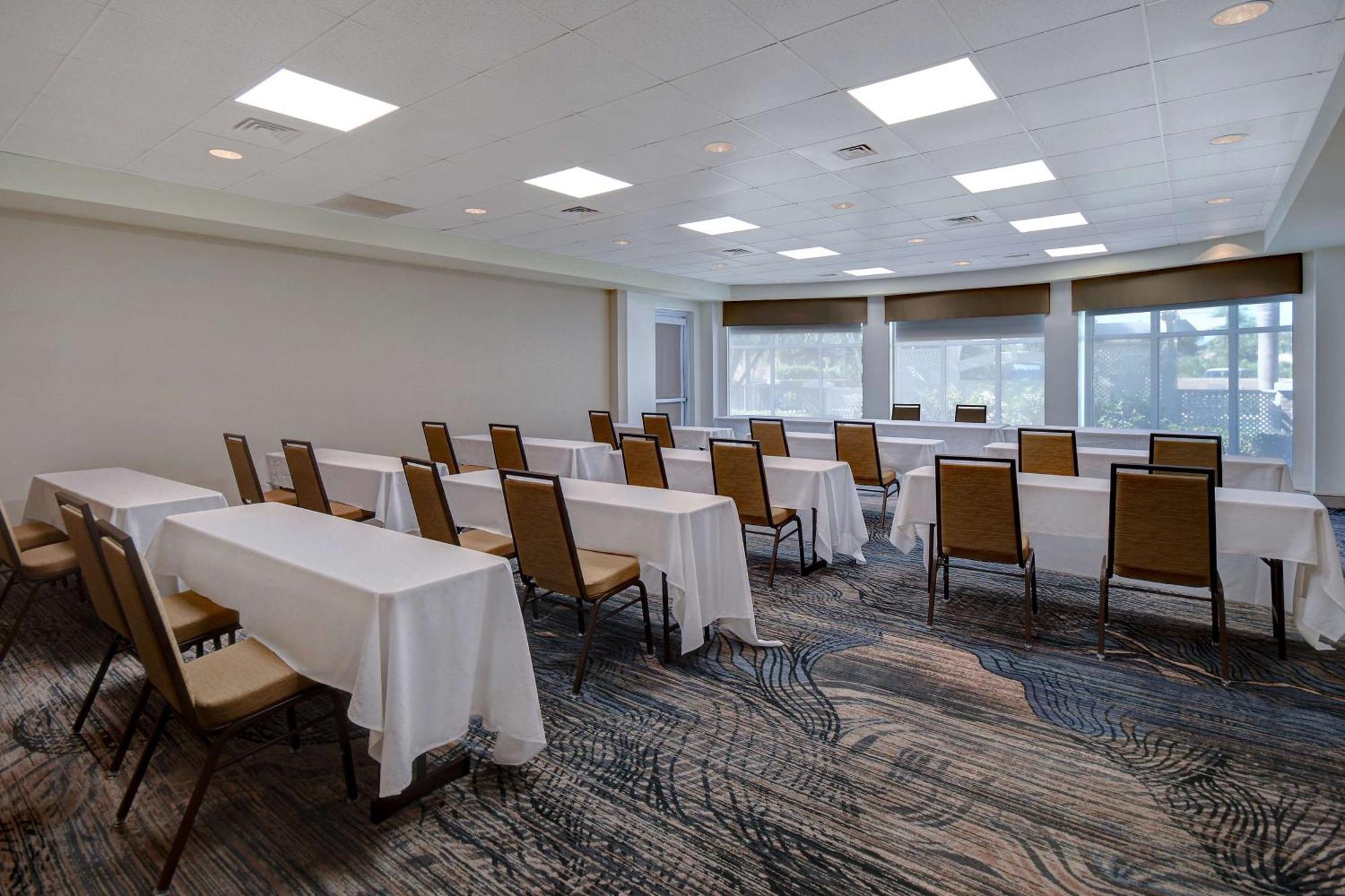 Hilton Garden Inn Fort Myers Zewnętrze zdjęcie