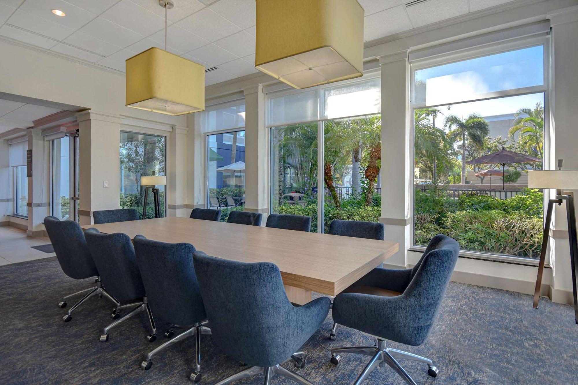 Hilton Garden Inn Fort Myers Zewnętrze zdjęcie