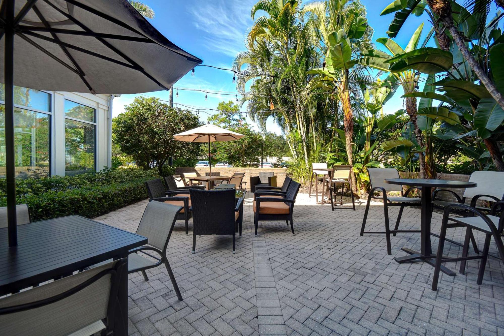 Hilton Garden Inn Fort Myers Zewnętrze zdjęcie